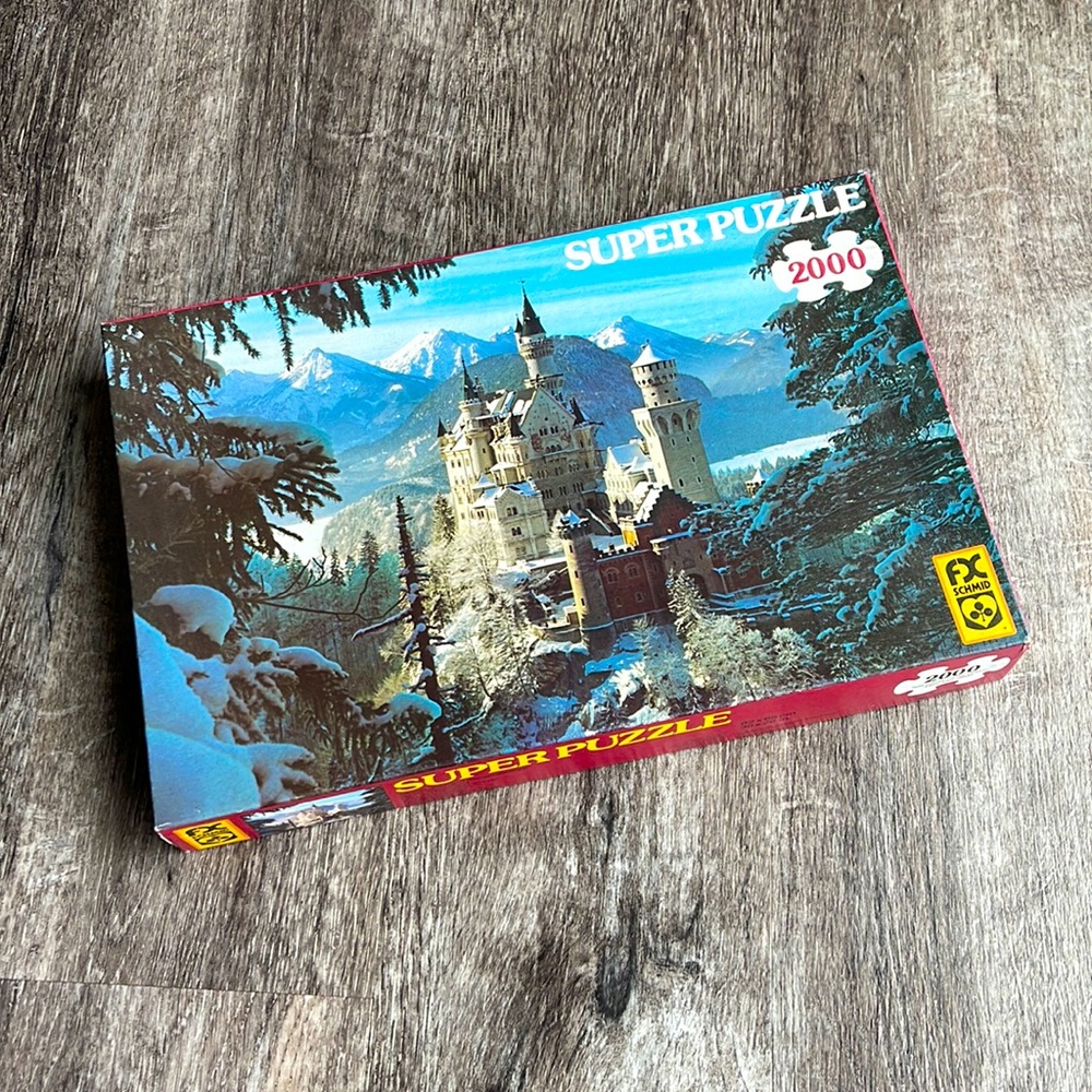 NEW!! 2000 piece jigsaw super puzzle